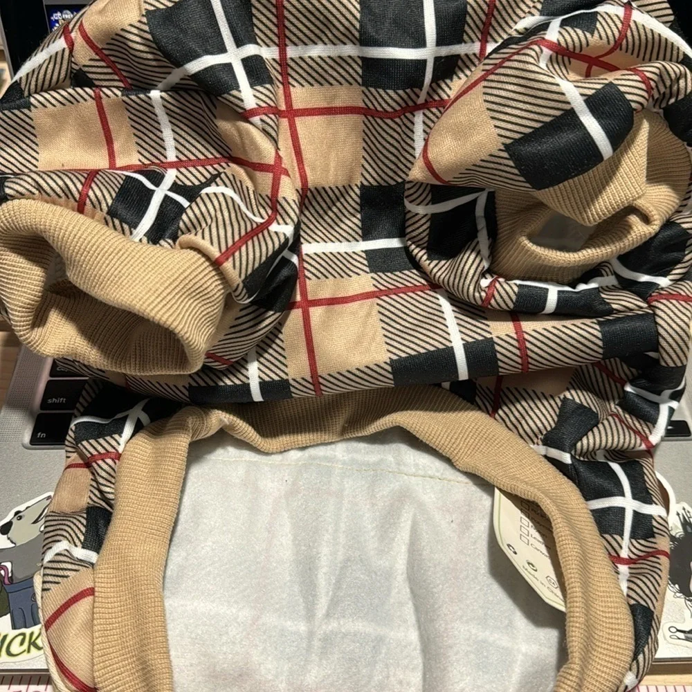 explawlorer dog plaid